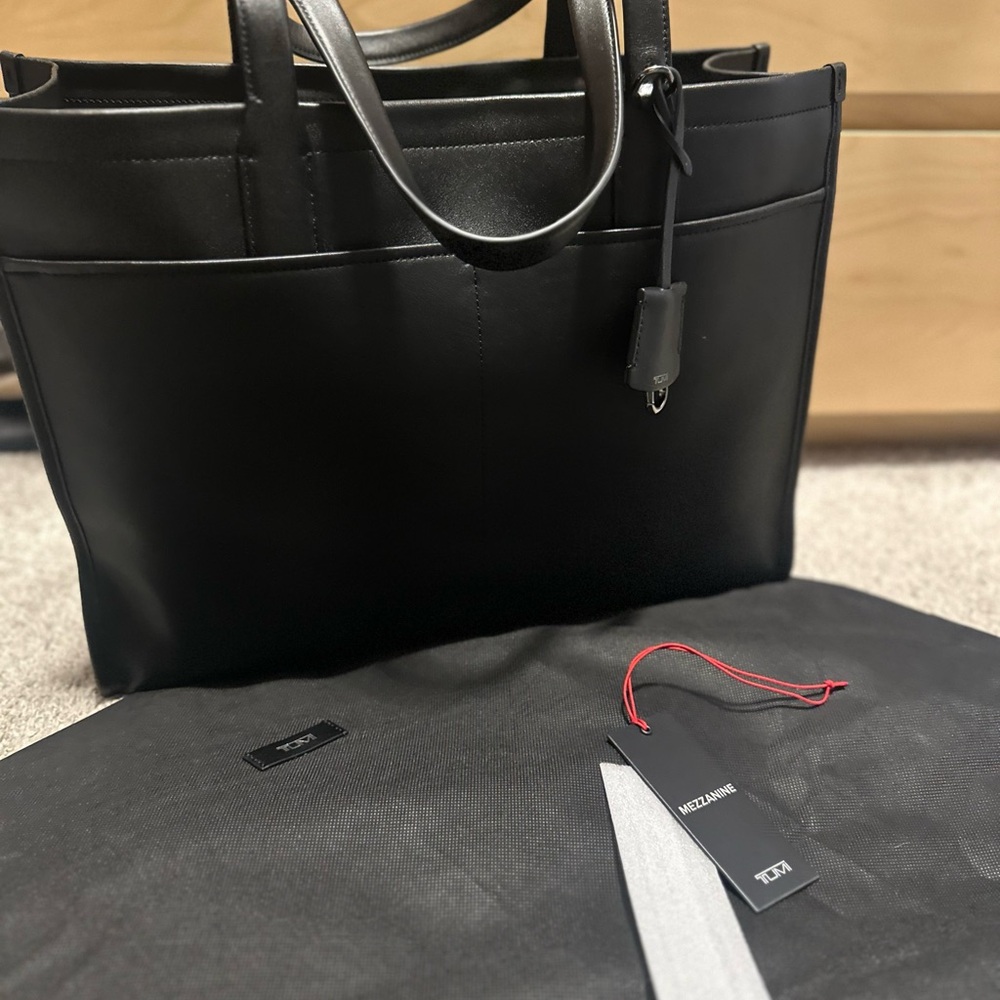 Tumi Black Structured Briefcase for Professionals